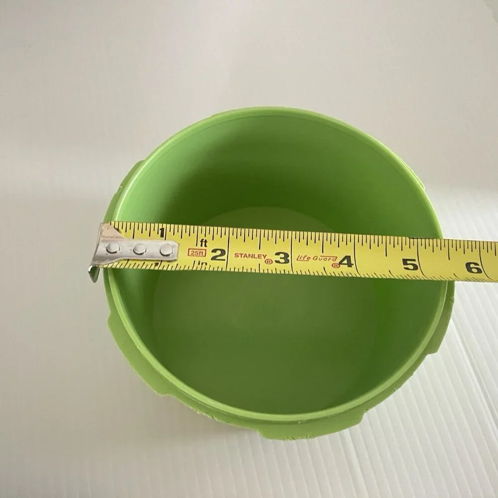 Tupperware Avocado Green Servalier Canister Container 1298-16 Vintage